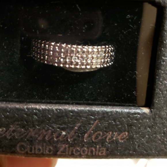 Cubic Zirconia Ring - Picture 2 of 4